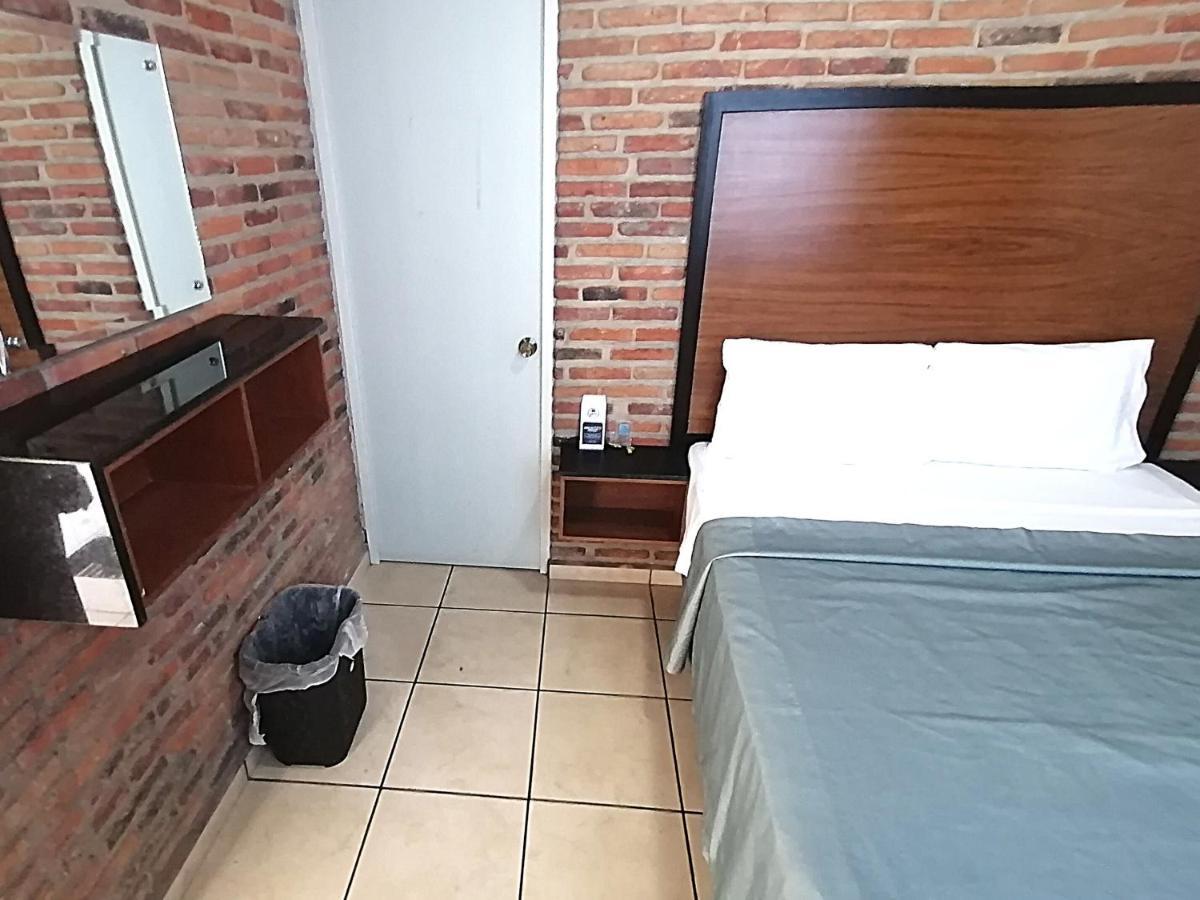 Hotel Hcm Guadalajara Dış mekan fotoğraf